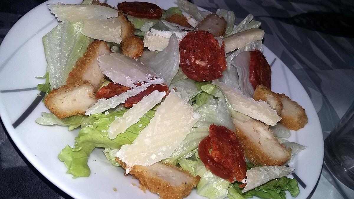 recette Salade iceberg de poulet pané, chorizo parmesan