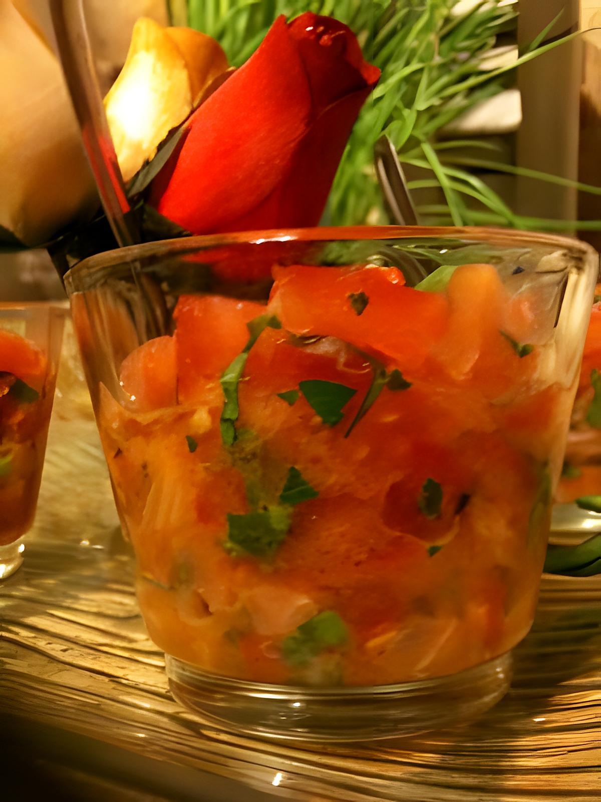 recette VERRINE  DE  TOMATES  AU  SAUMON