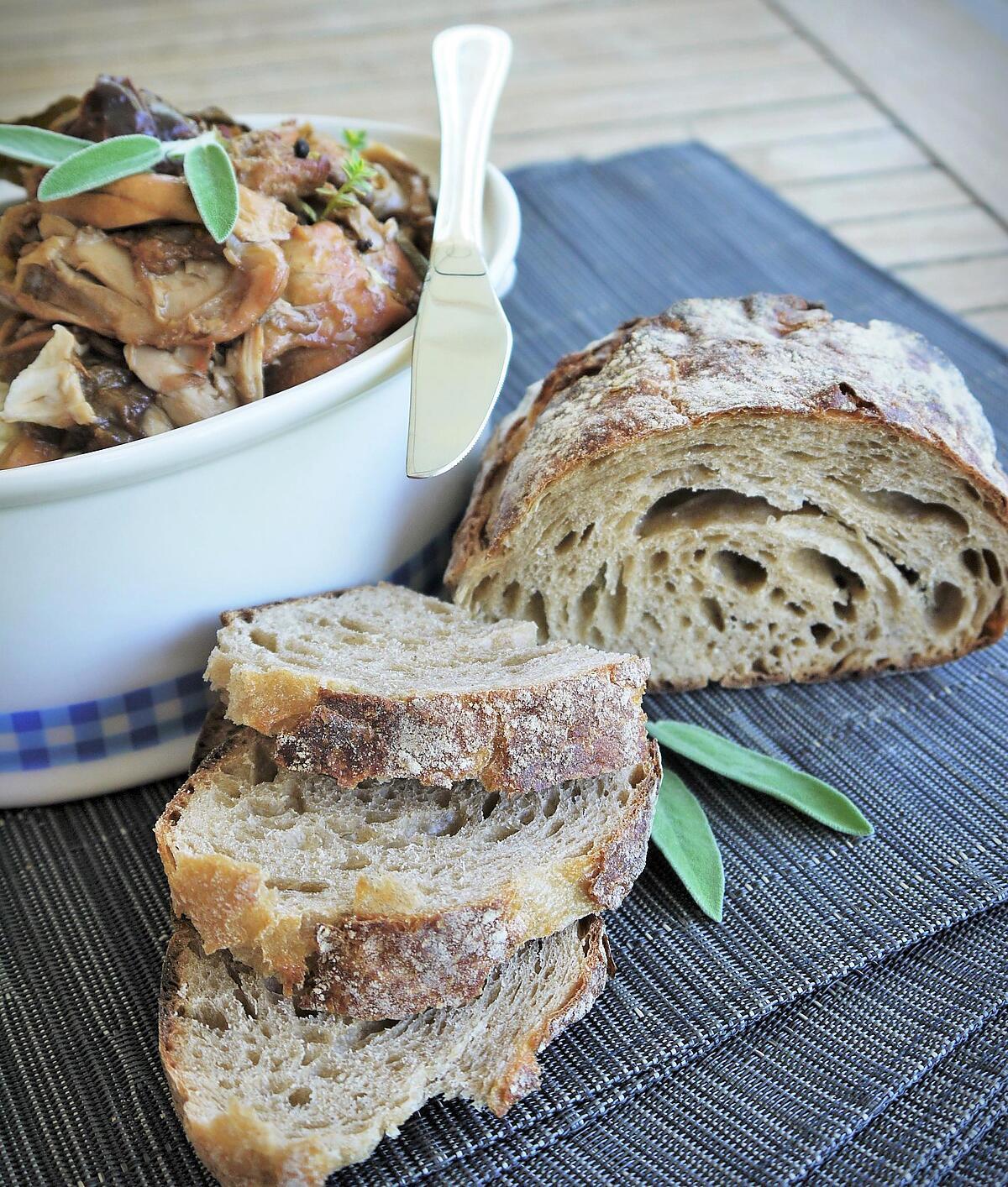 recette Compotée de Lapin Fermier aux Pruneaux et à la Sauge