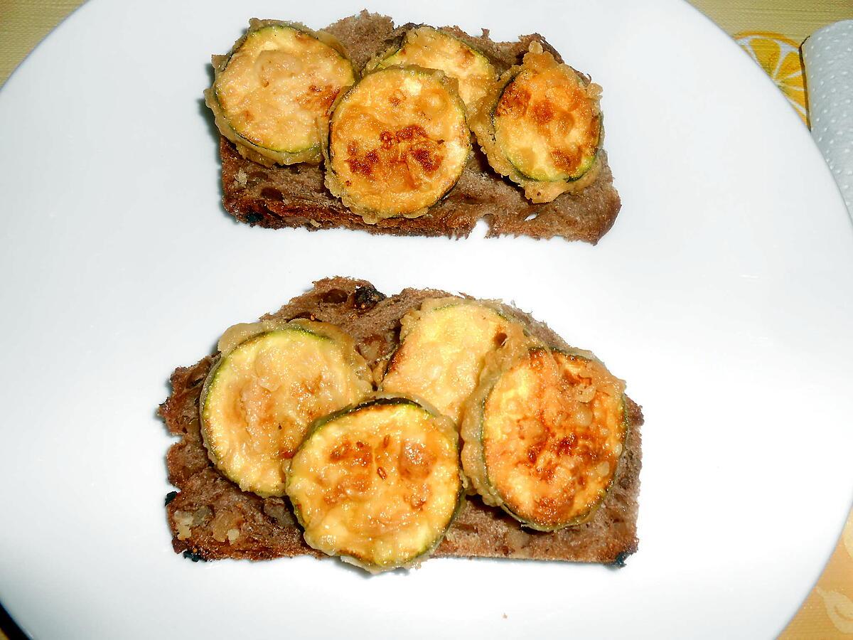 recette TARTINES DE PAIN AUX FIGUES ET NOIX