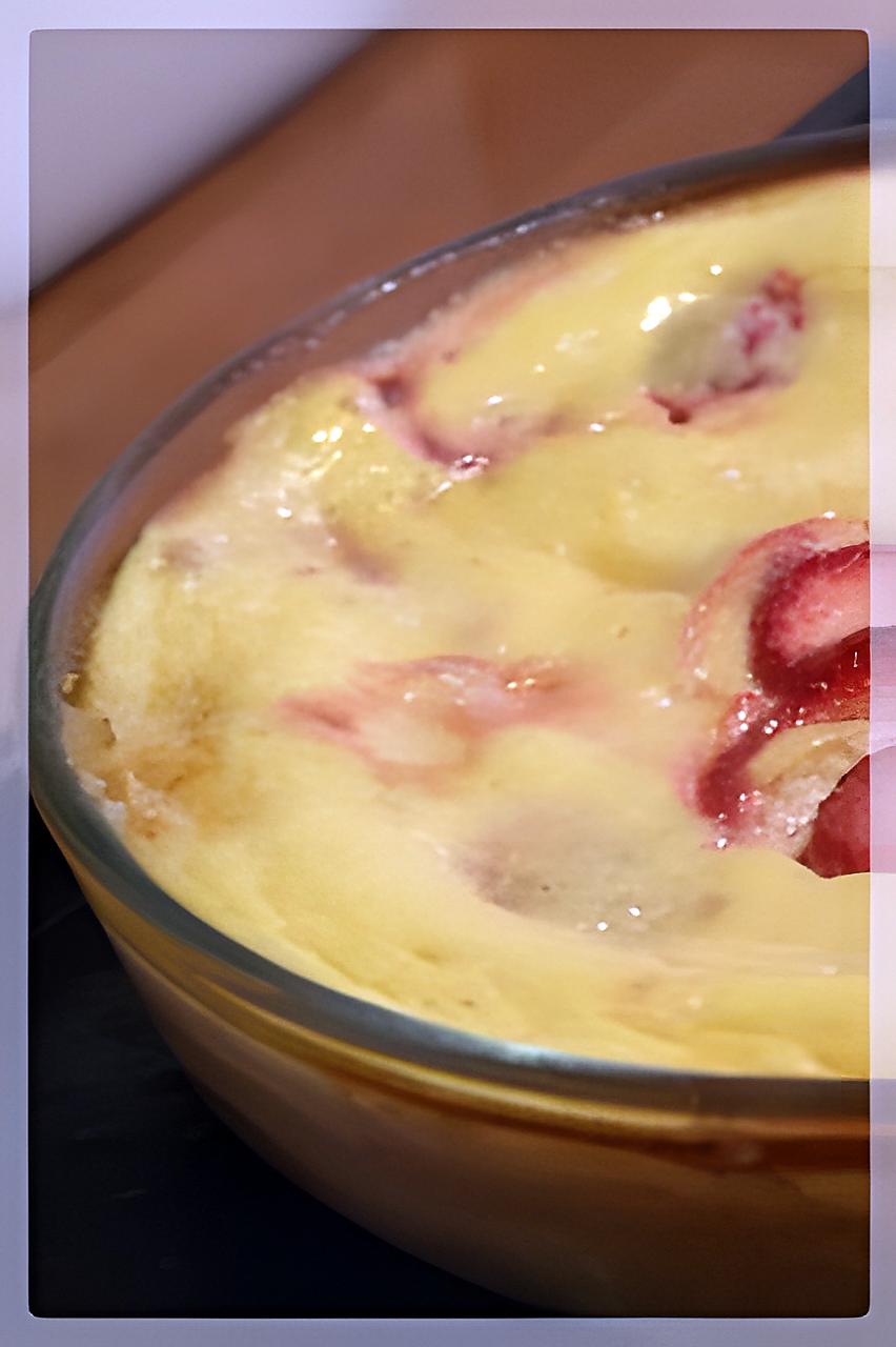 recette Fraises coincées entre clafoutis et cheesecake