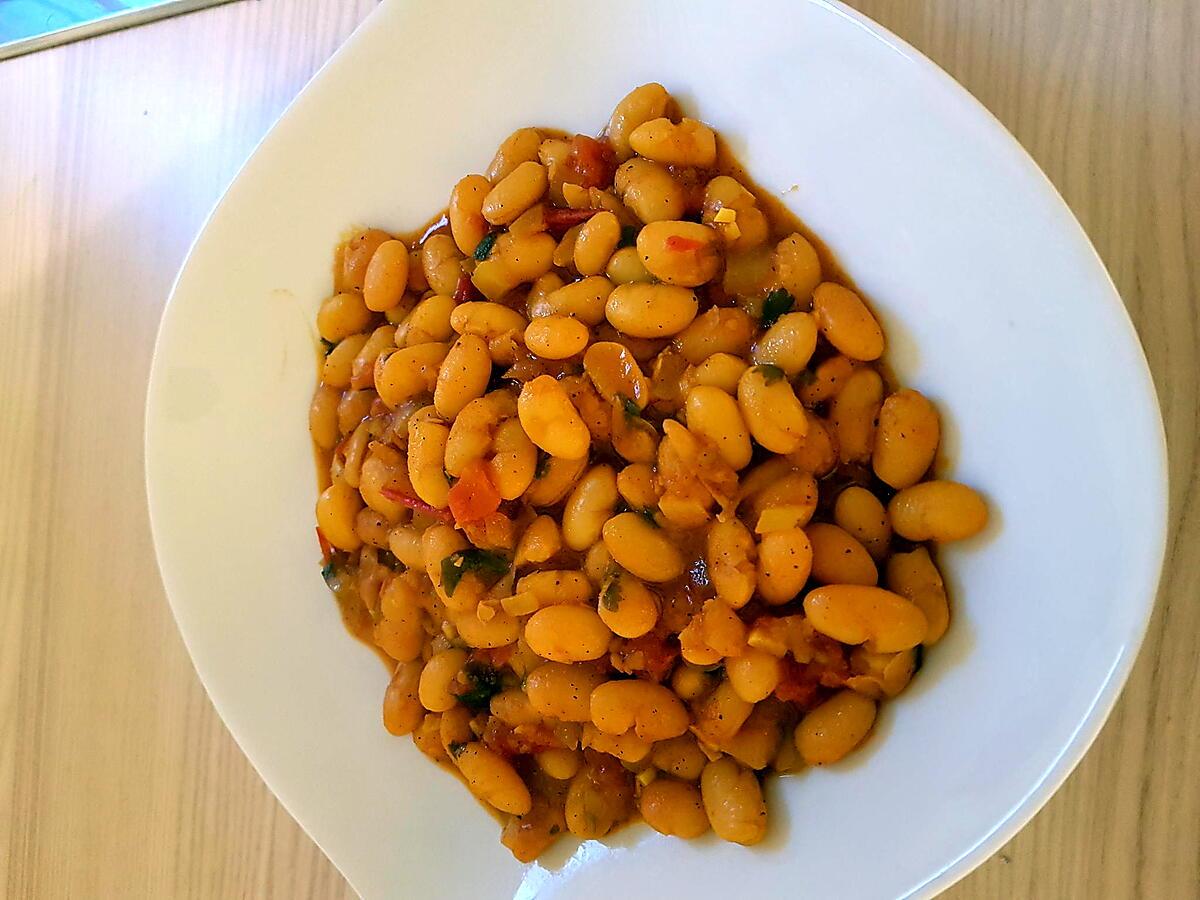 recette Loubia ( haricot blanc à la tomate )