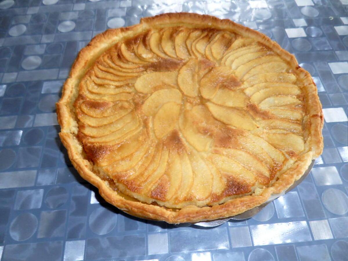 recette Tarte aux pommes et crème d'amande au caramel