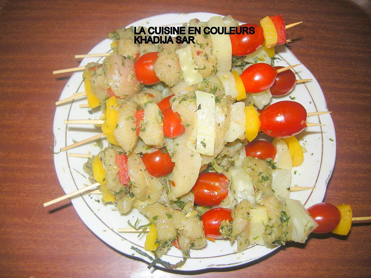 recette Brochettes de poulet,poivrons,ananas,tomates cerises