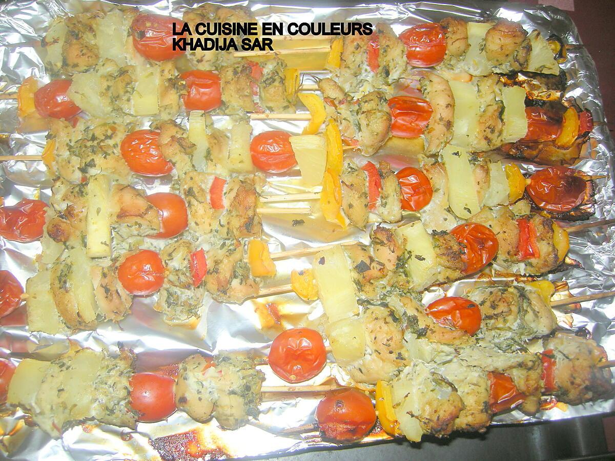 recette Brochettes de poulet,poivrons,ananas,tomates cerises