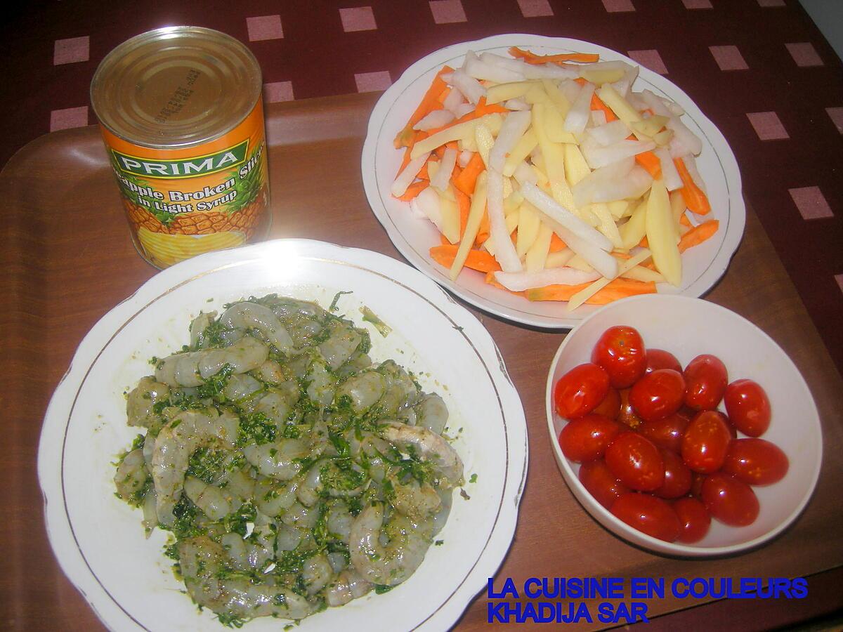 recette Brochettes de crevettes-ananas-tomates cerises/jardiniére de légumes