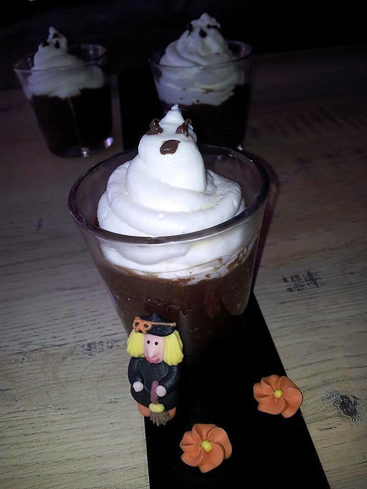 recette Mousse au chocolat au lait d'hallowen avec sa chantilly fantôme