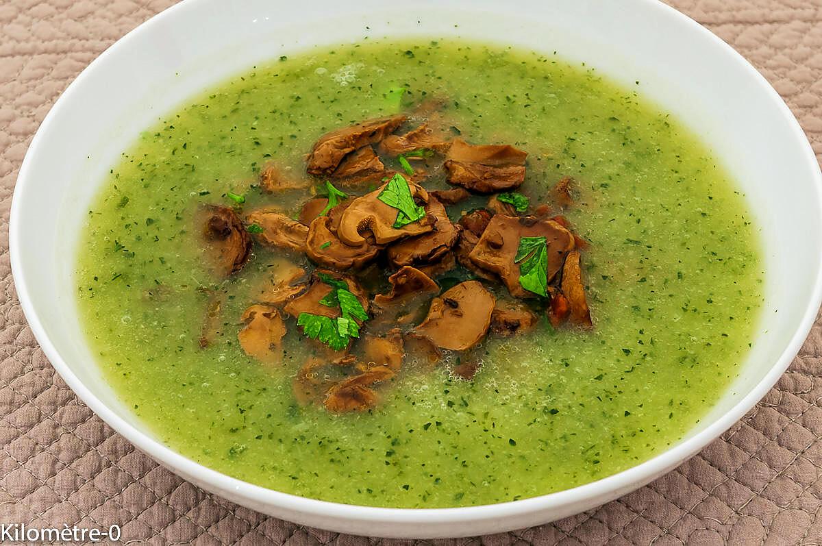 recette Soupe facile aux courgettes et aux champignons