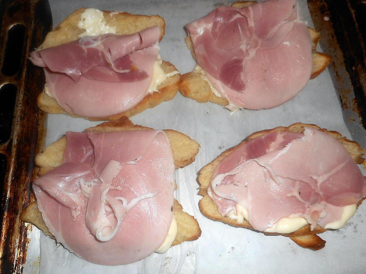 recette Croissants garnis jambon,béchamel,émmental