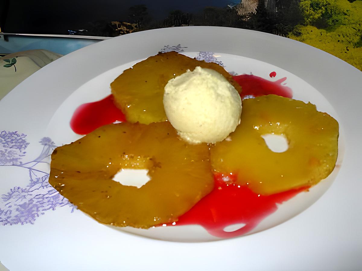 recette ananas  flambée et coulis de fruits rouge