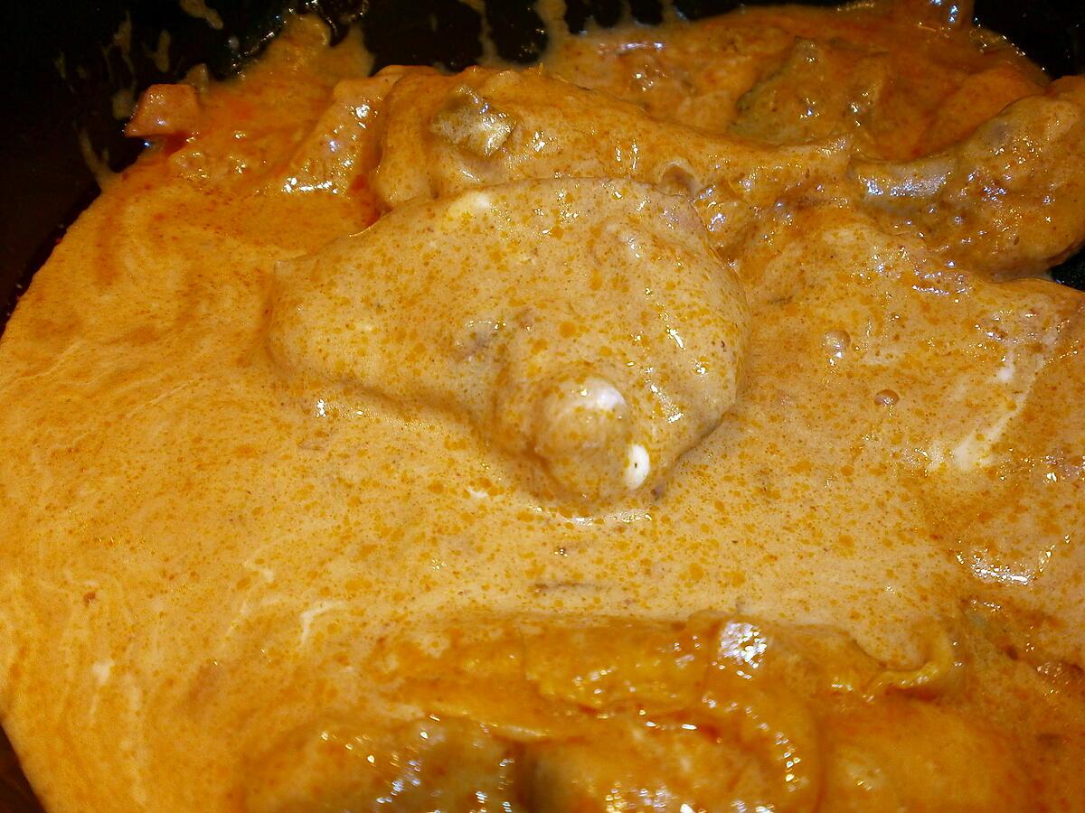 recette POULET A LA SAUCE AU CURRY