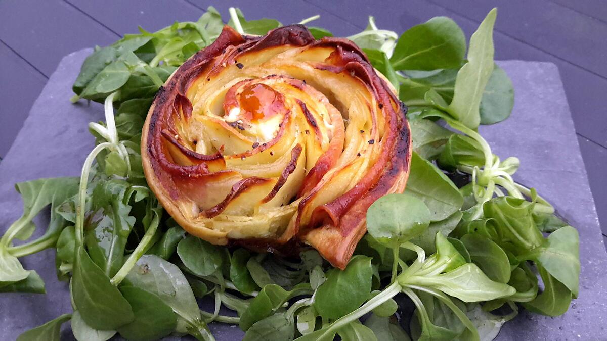 recette Rose feuilletée aux pommes de terre, bacon, pesto à l'ail des ours