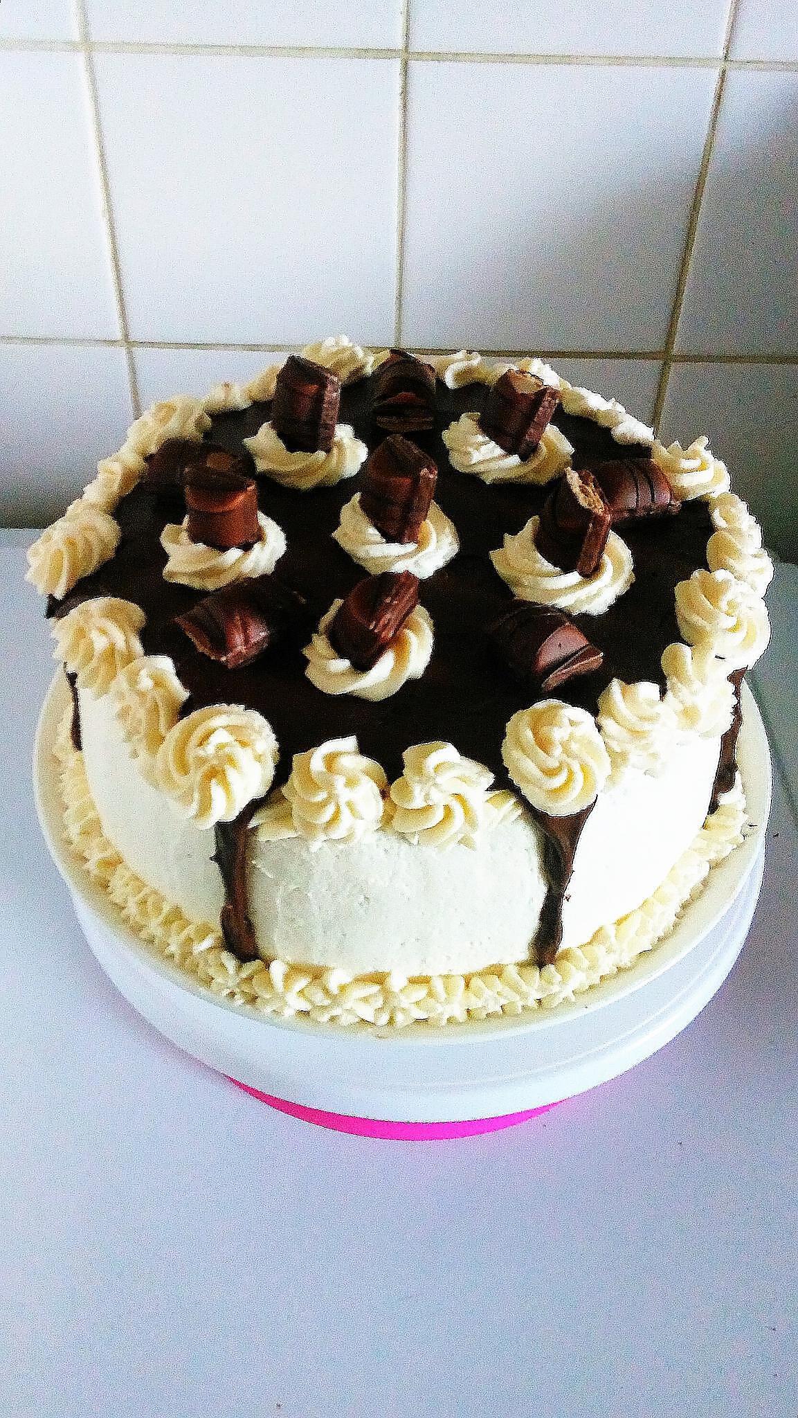 recette layer cake kinder bueno