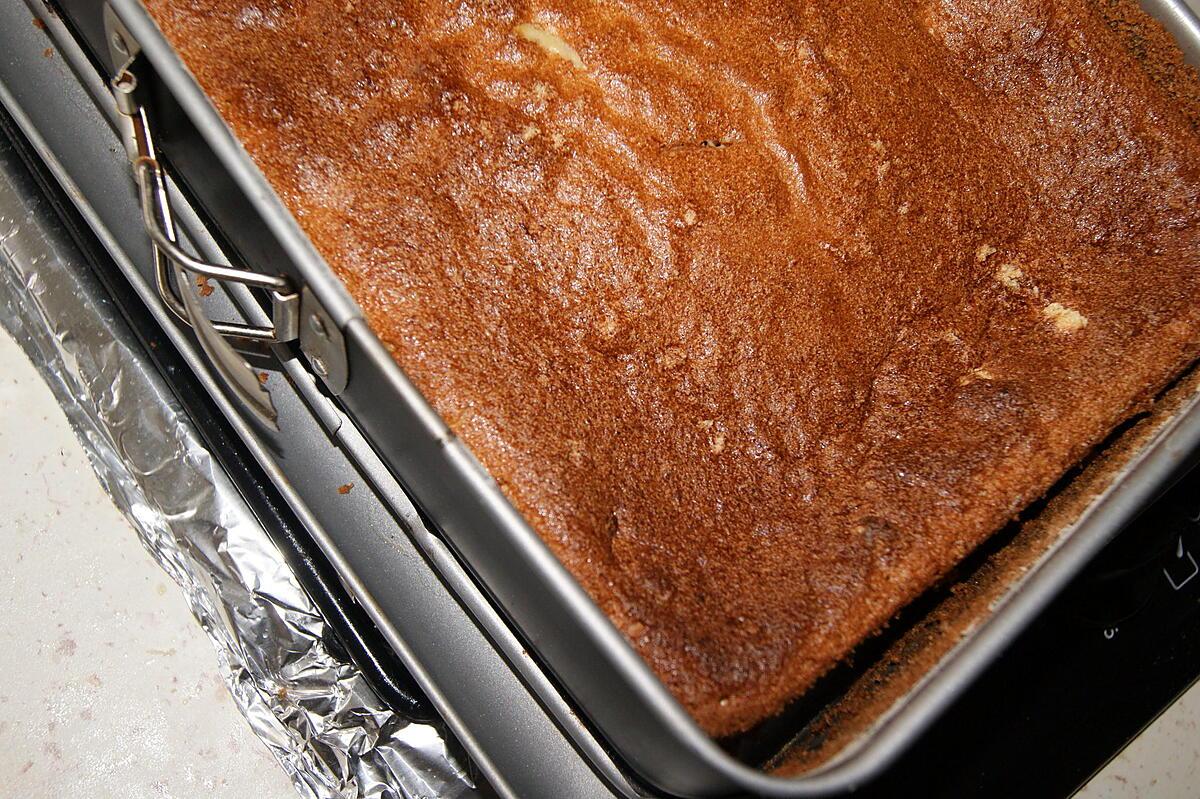 recette Gâteau moelleux de poires et ganache au chocolat noir