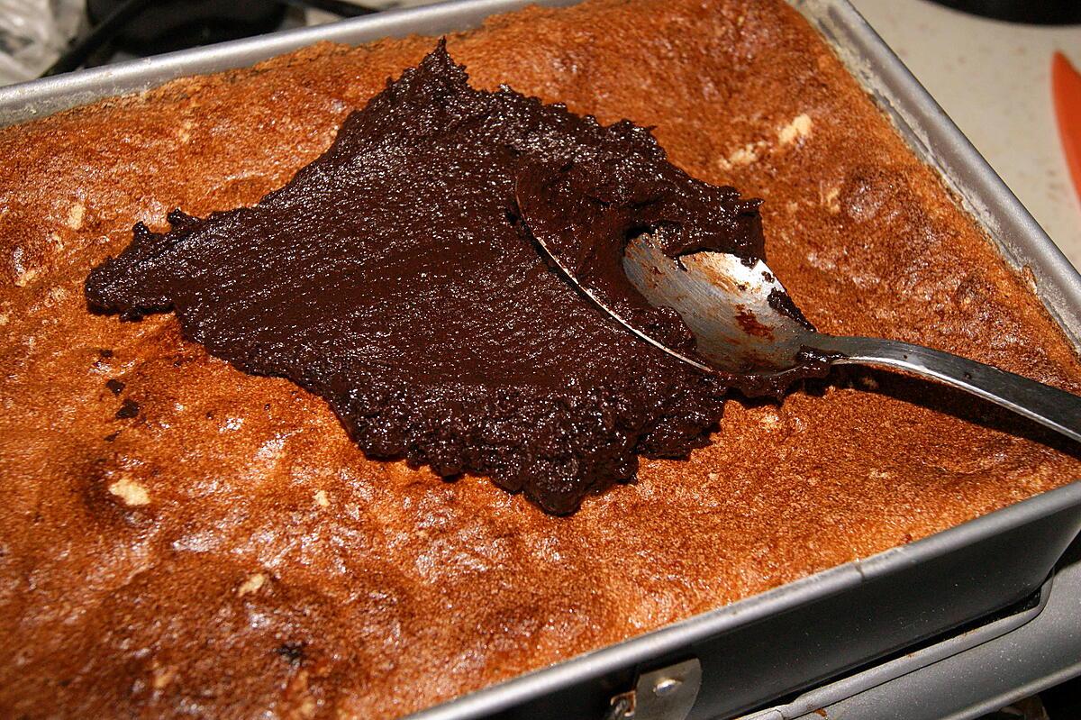 recette Gâteau moelleux de poires et ganache au chocolat noir