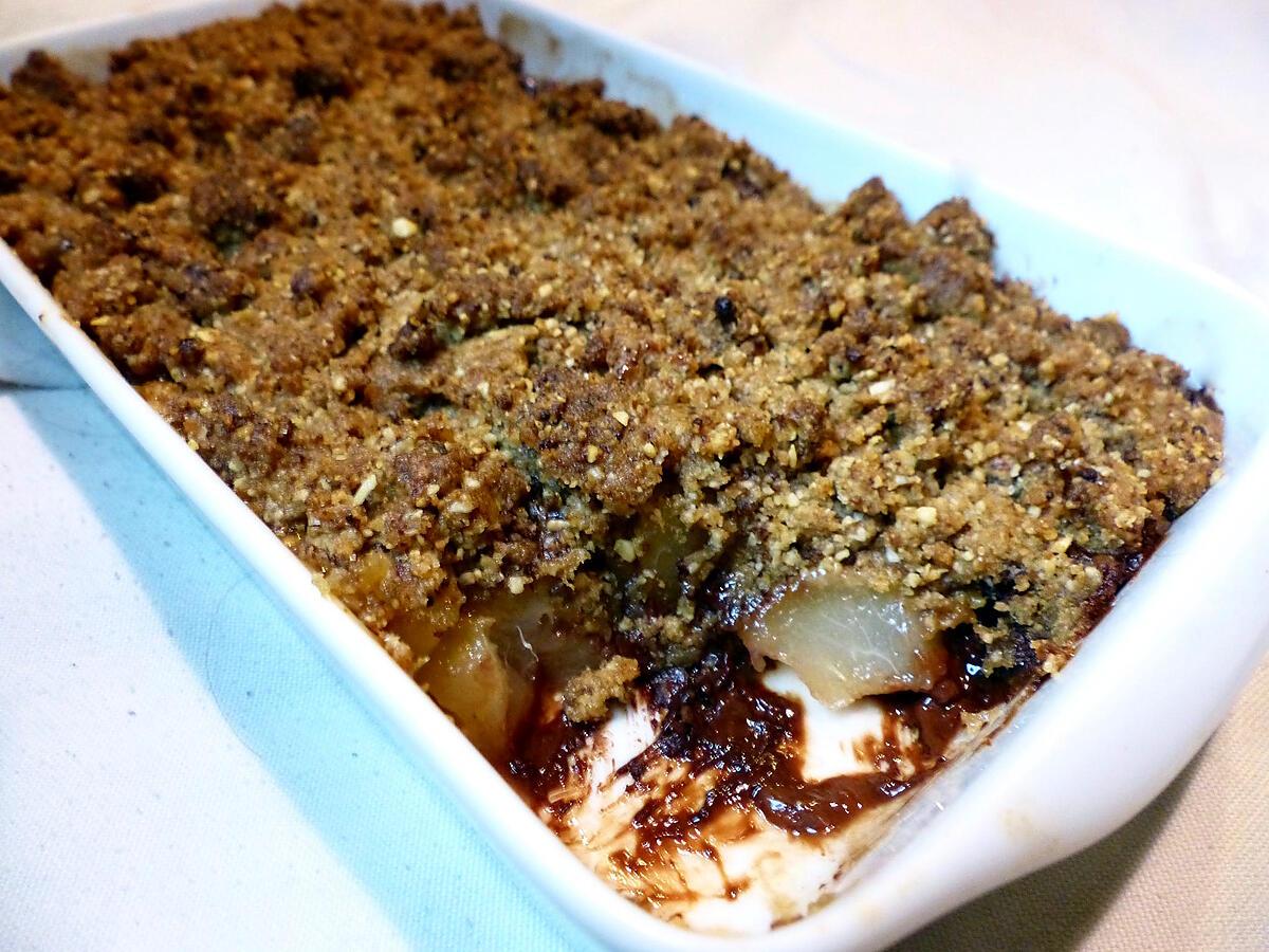 recette Crumble noisettes, poires et chocolat.