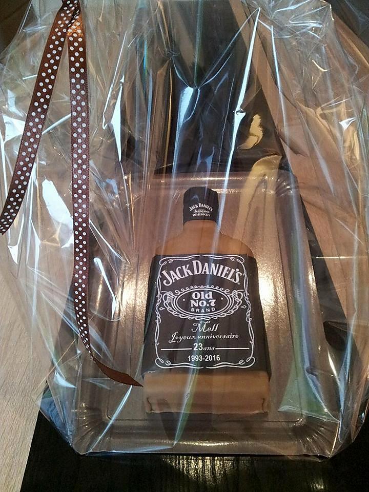 recette Gâteau d'anniversaire:Bouteille de whisky jack daniel's