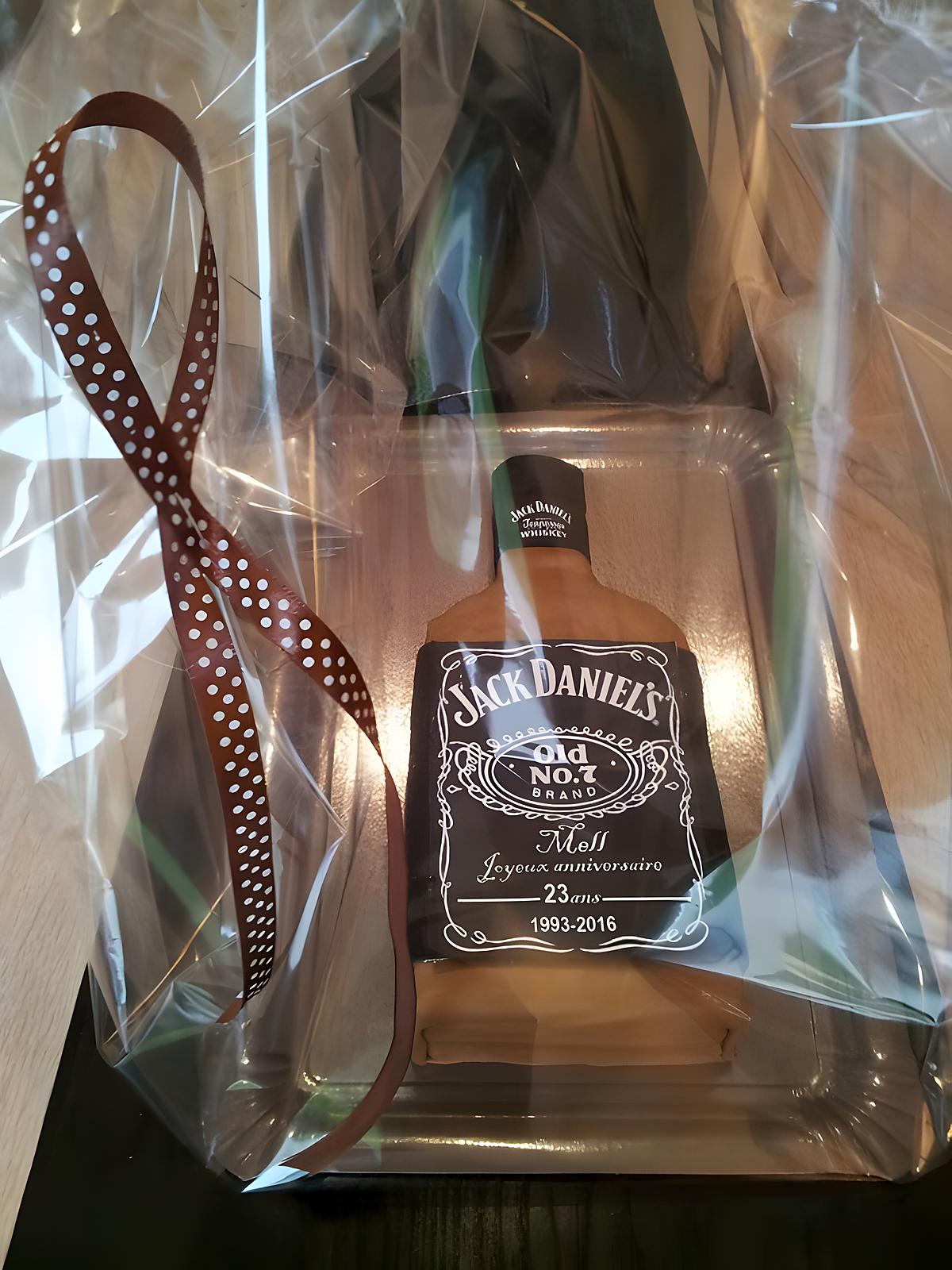 recette Gâteau d'anniversaire:Bouteille de whisky jack daniel's