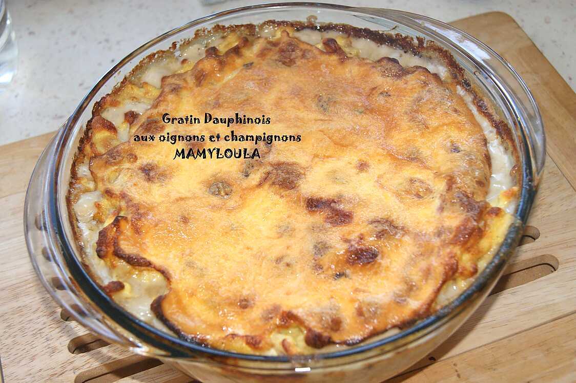 Gratin Dauphinois aux oignons et champignons.