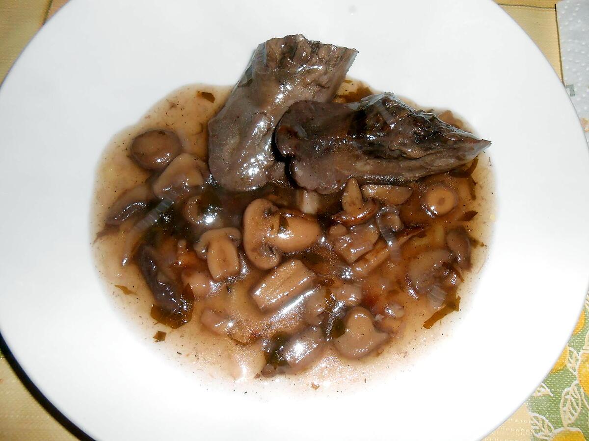 recette LANGUES DE PORC SAUCE AU VIN