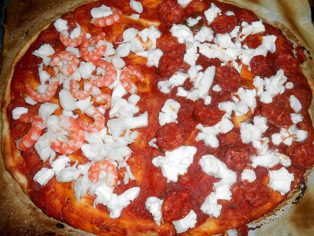 recette PIZZA DUO "SAUMON CREVETTES CRABE" CHORIZO TOMATES