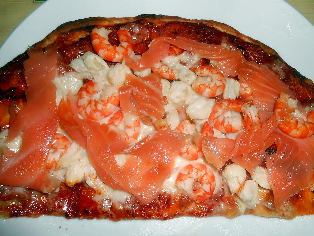 recette PIZZA DUO "SAUMON CREVETTES CRABE" CHORIZO TOMATES