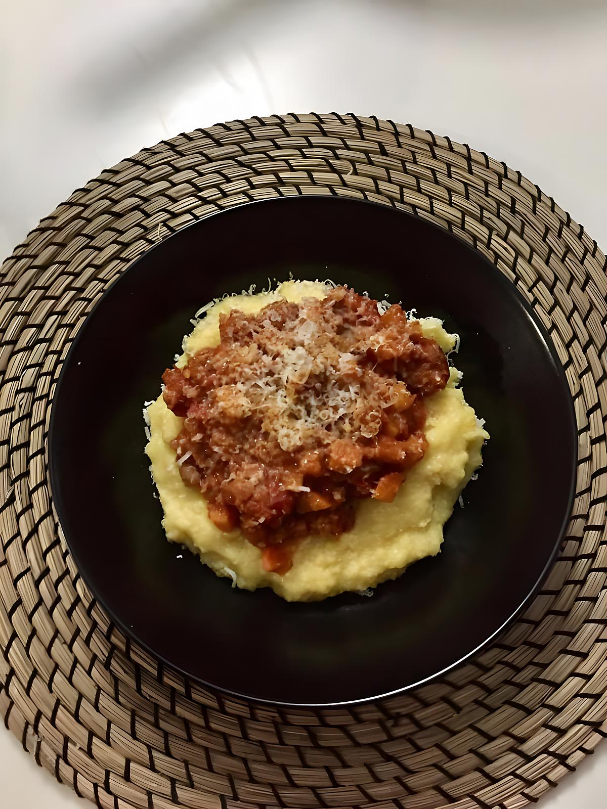 recette POLENTA & SA SAUCE À LA VIANDE