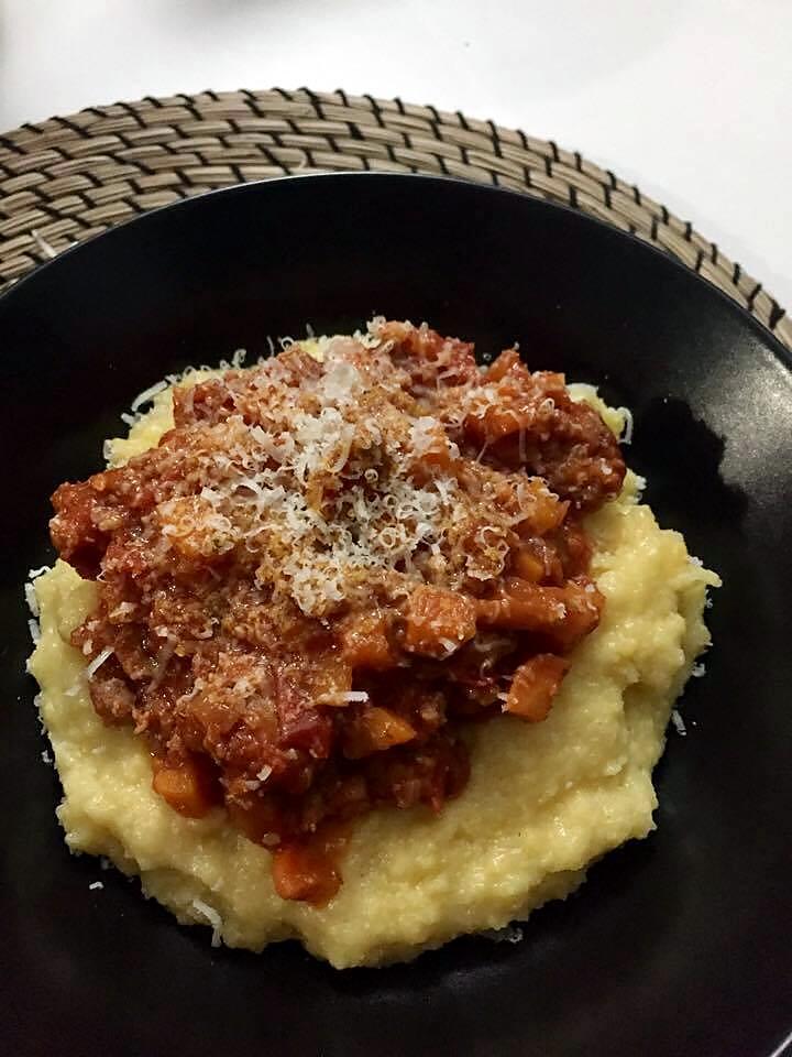 recette POLENTA & SA SAUCE À LA VIANDE