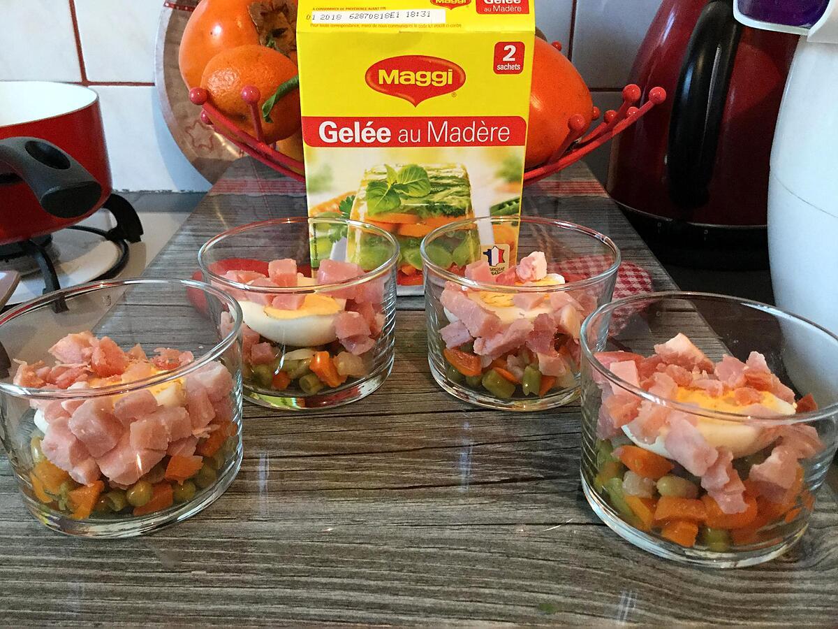 recette OEUFS EN GELÉE AVEC PETIT LÉGUMES