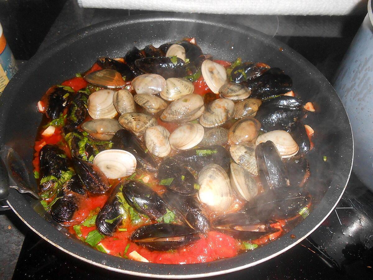 recette DUO DE MOULES ET VONGOLE AU PEPERONCINO