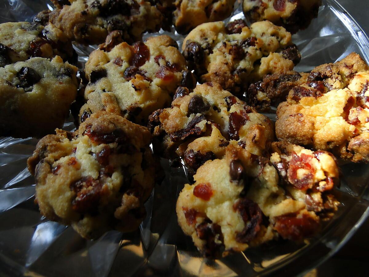 recette Cookies aux cerises confites et aux pépites de chocolat