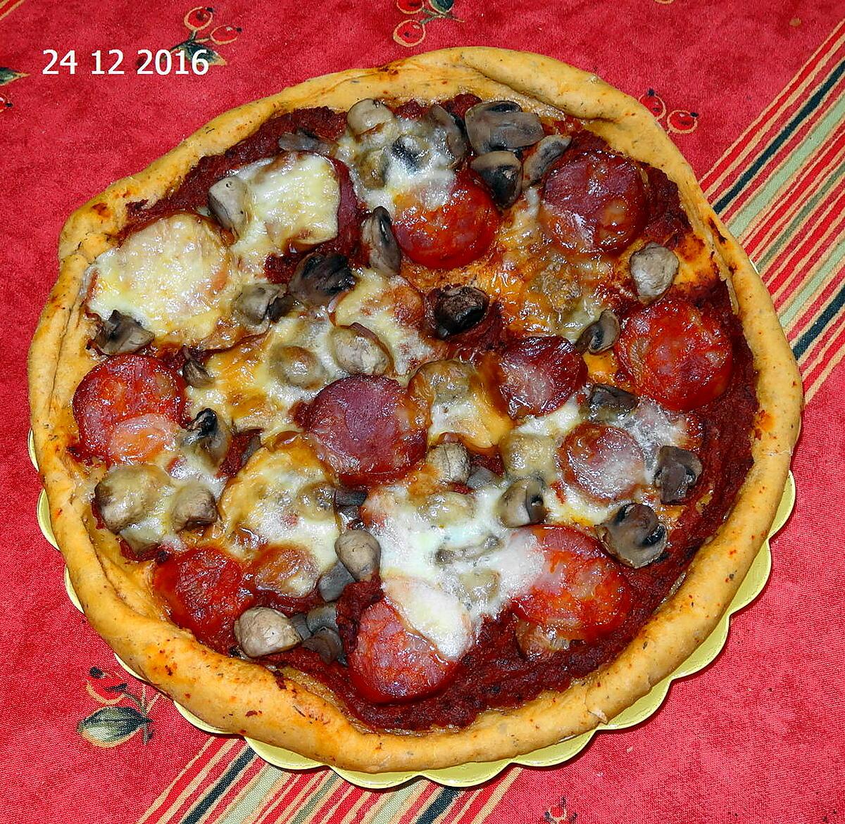 recette Pizza chorizo, champignons scamorza fumee