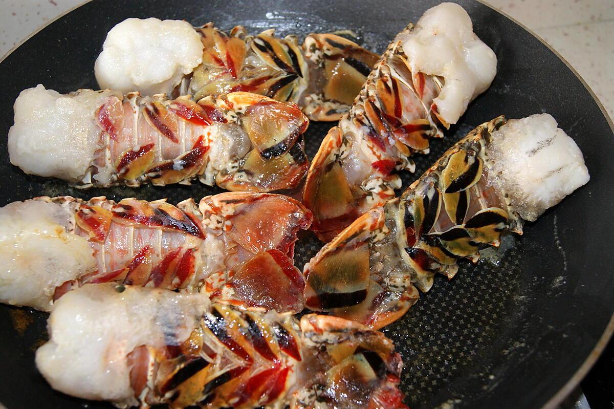 Queue de langouste à l'armoricaine