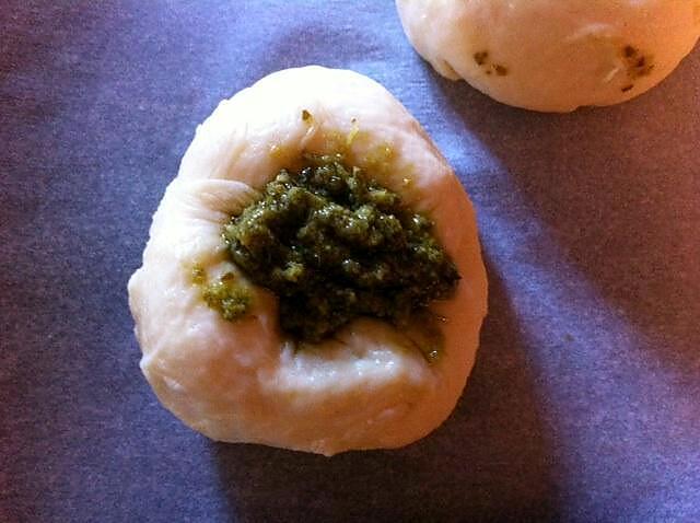 recette Brioche butchy au pesto et camembert rôti