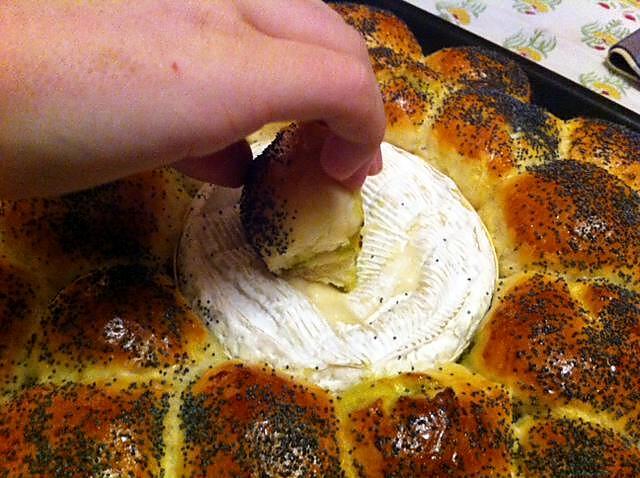 recette Brioche butchy au pesto et camembert rôti