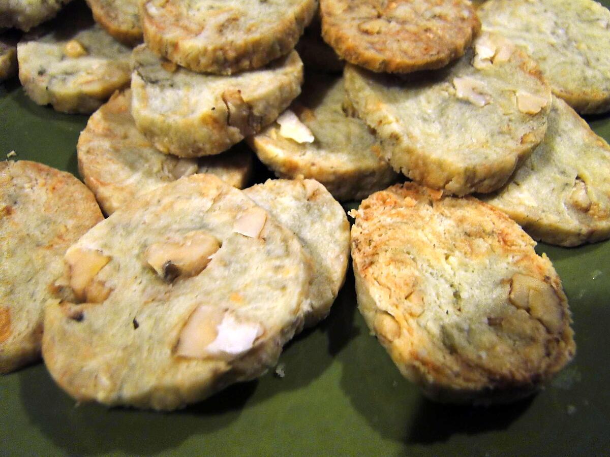 recette Biscuits au fromage bleu et aux noix
