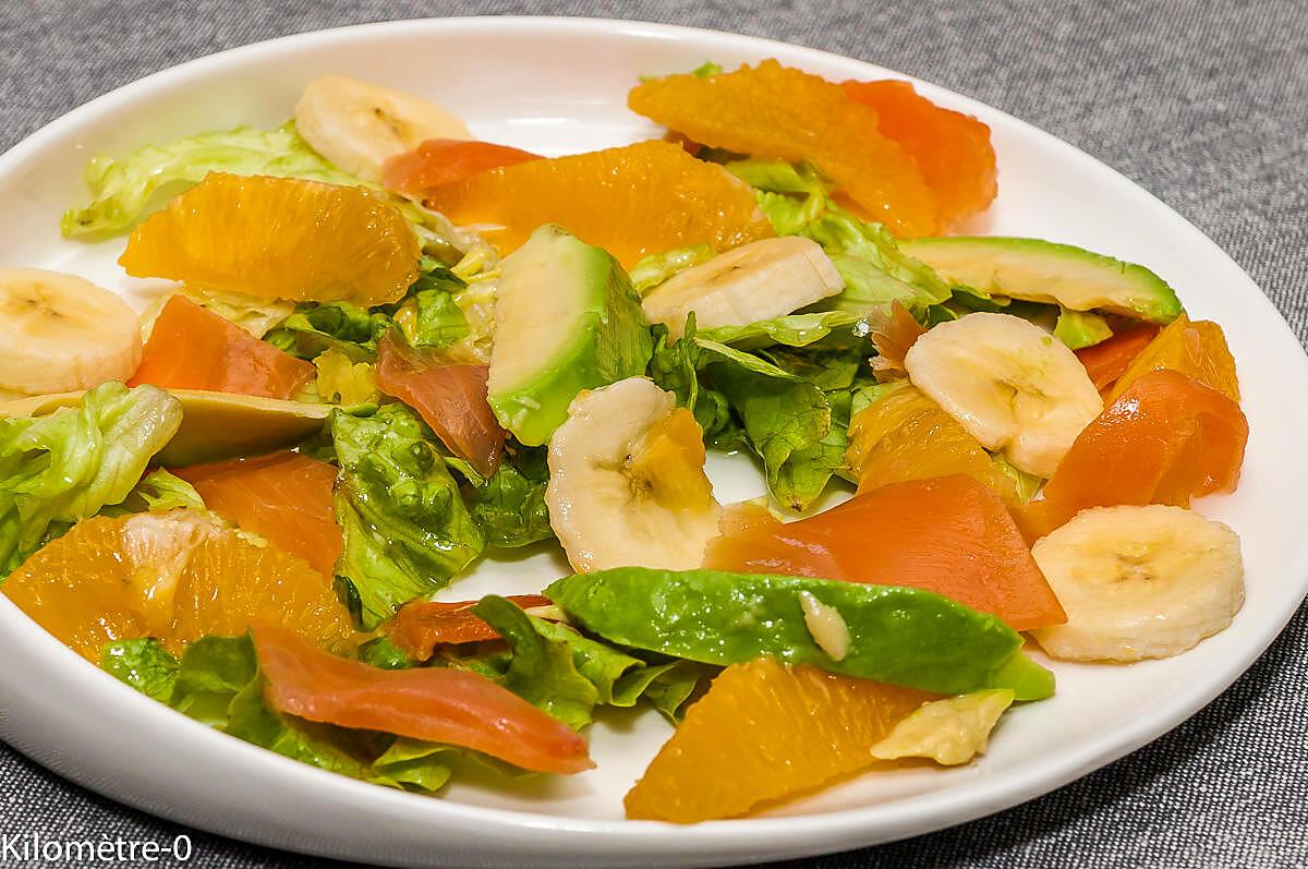 recette Salade de truite fumée à l'avocat, aux bananes et aux oranges