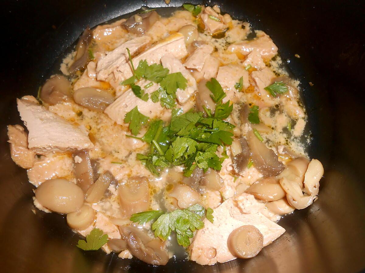 recette ESCALOPES DE POULET SAUCE FOIE GRAS ET CHAMPIGNONS