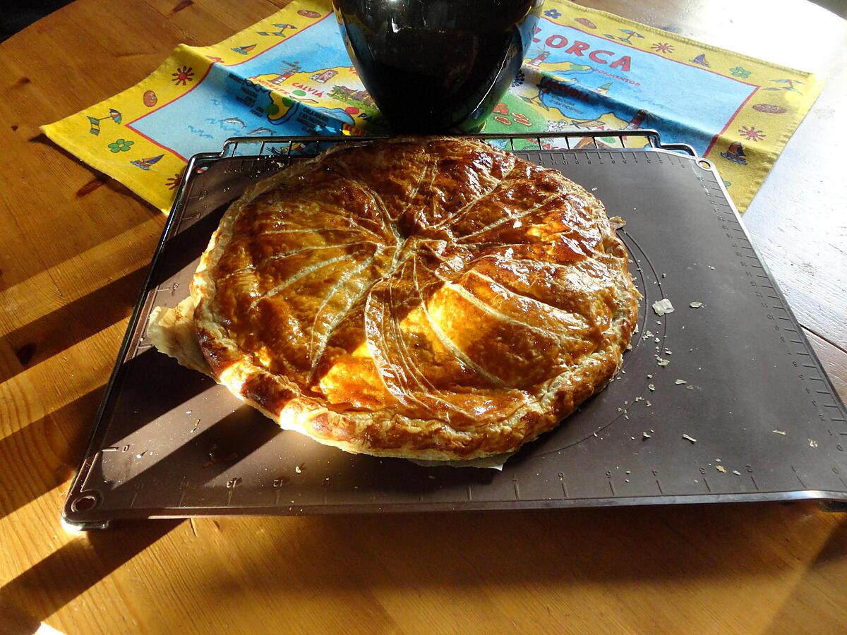 recette galette frangipane noix /noisette / chocolat blanc/chocolat noir