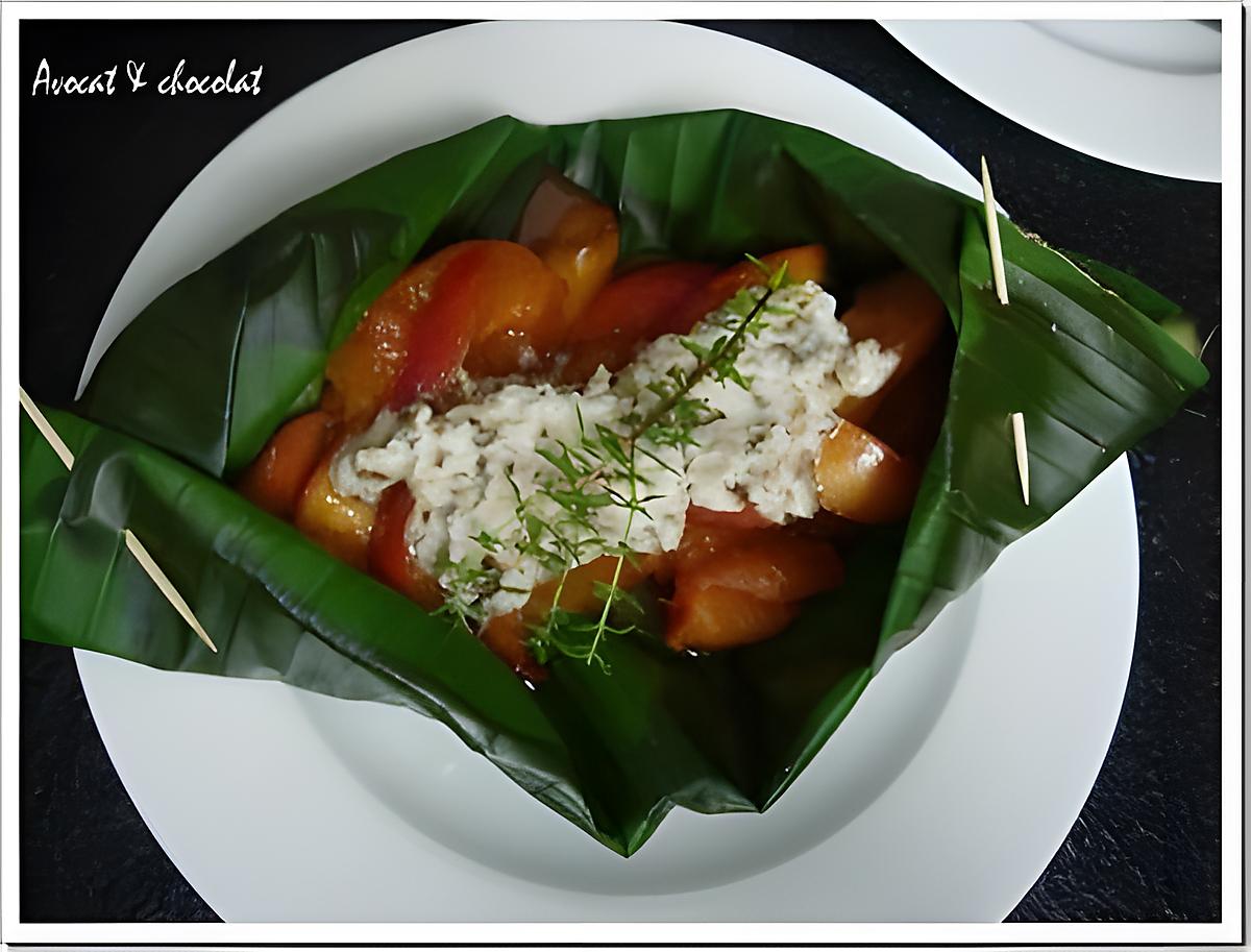 recette **Fruits d' été  caramélisés au balsamique parfumé au thym et son crèmeux au pralin en feuille de bananier**