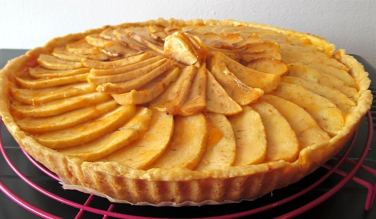 recette TARTE AUX POMMES A LA CREME PATISSIERE