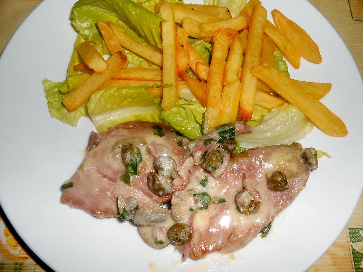 recette PALETTE SAUCE CREME CHAMPIGNONS CAPRES