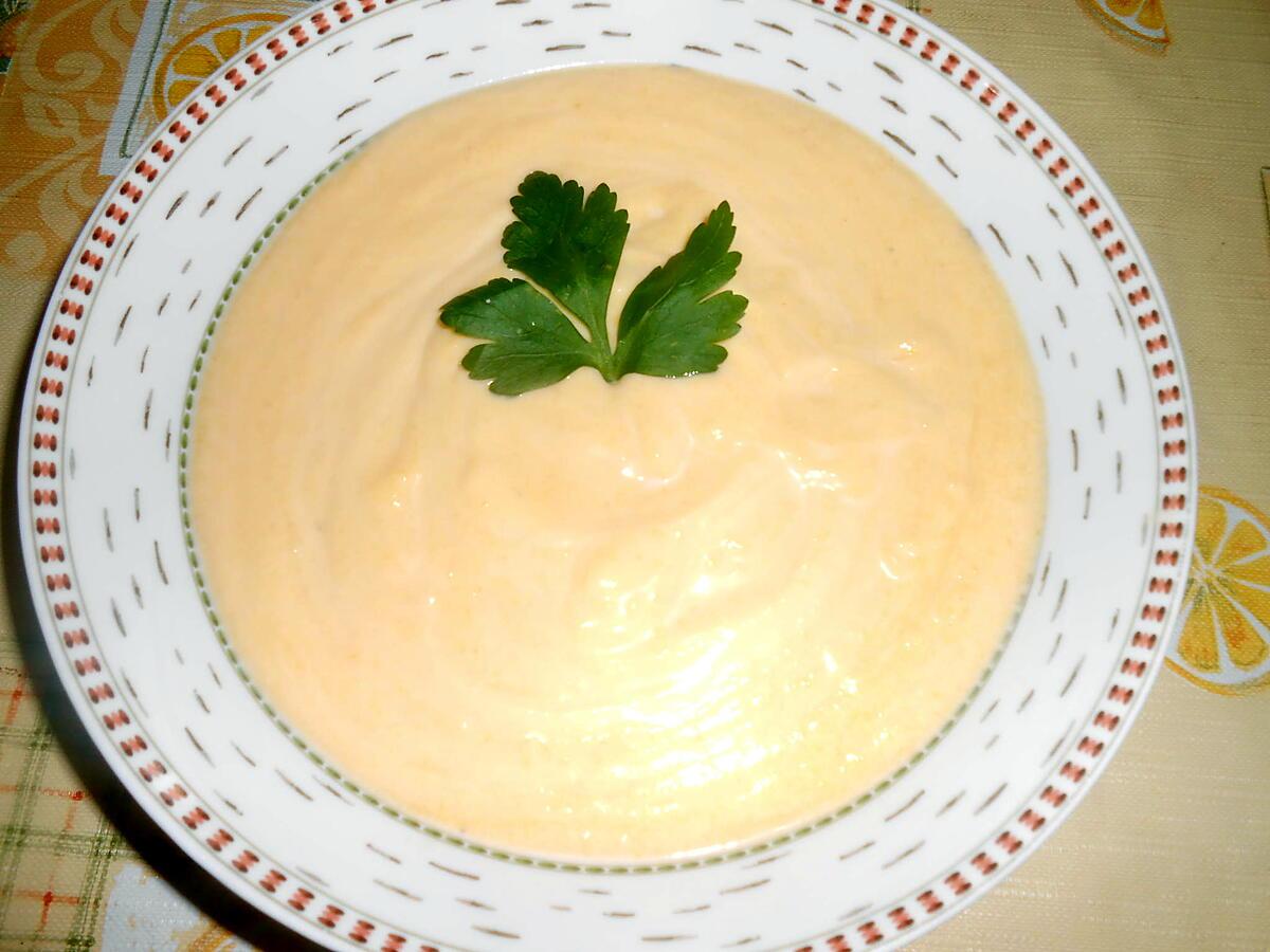 recette VELOUTE DE CHOU FLEUR JAUNE A LA VACHE QUI RIT