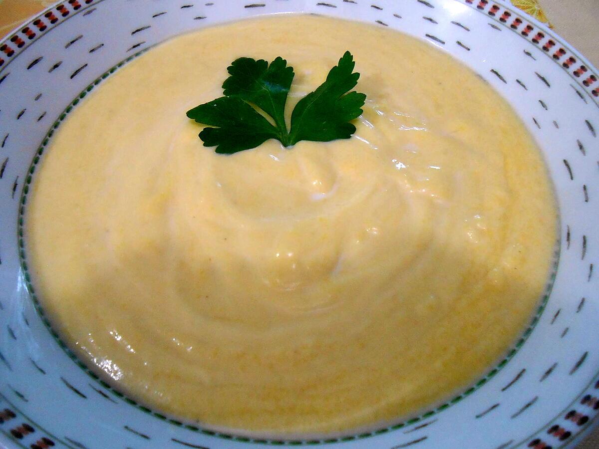 recette VELOUTE DE CHOU FLEUR JAUNE A LA VACHE QUI RIT