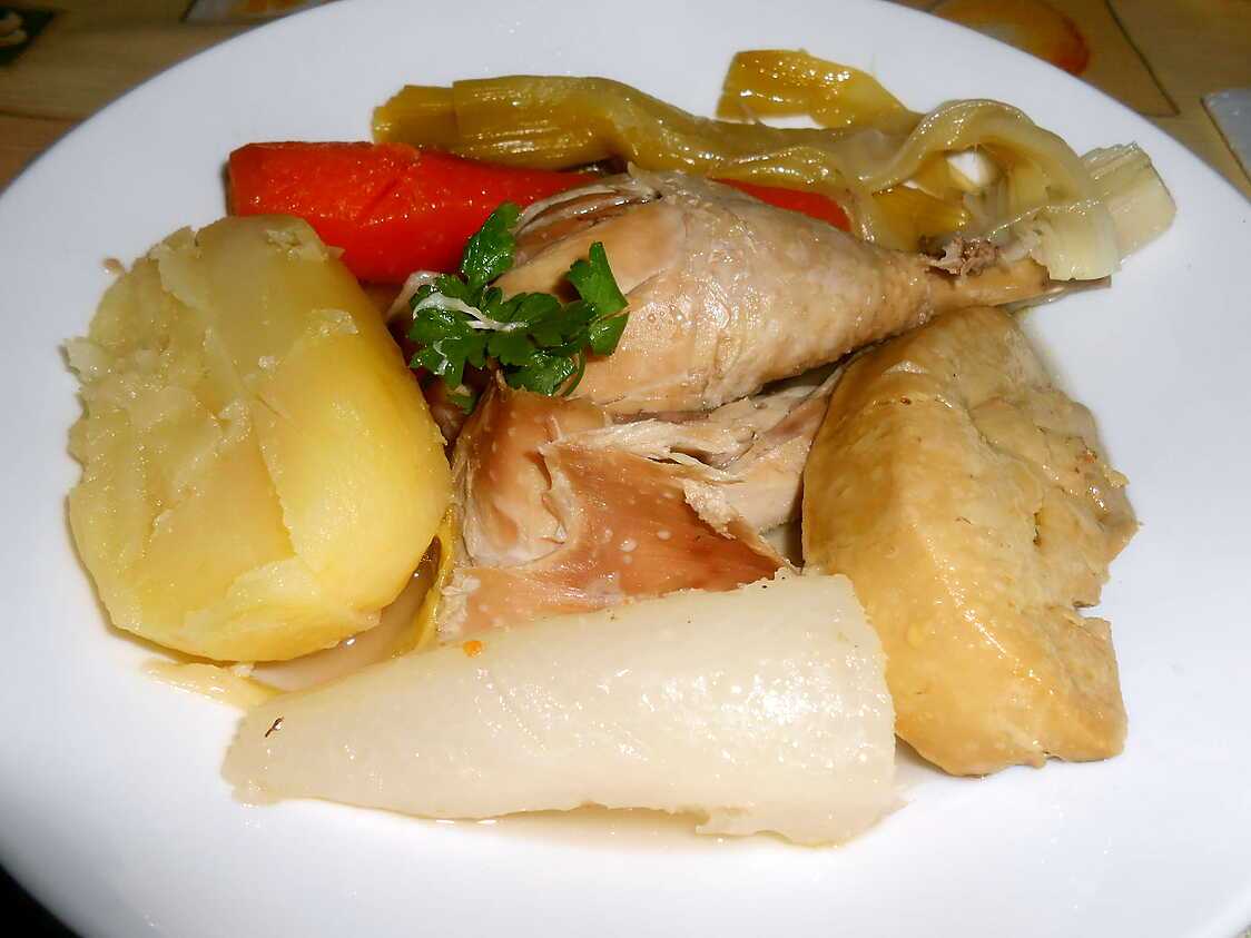 Recette de POULARDE EN POT AU FEU AU FOIE GRAS FRAIS