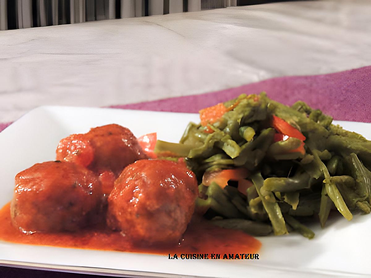 recette Boulettes de viande à la sauce tomate et haricots verts poivrons
