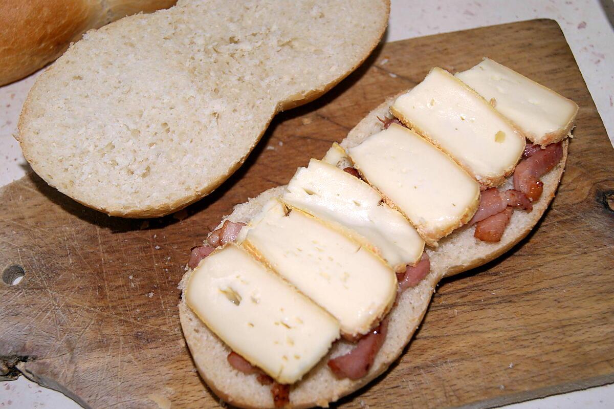 recette Pain au Maroilles et lardons fumés