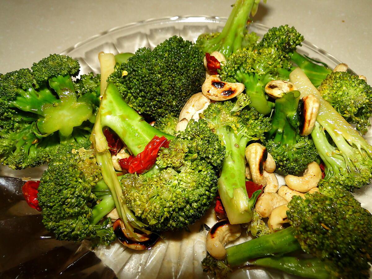 recette Salade de broccoli aux noix de cajou