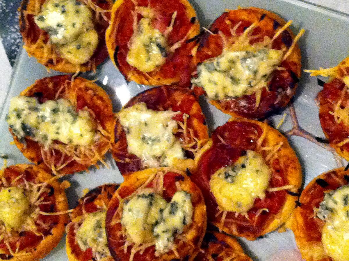 recette Mini-pizzas apéritives à la fourme d'Ambert