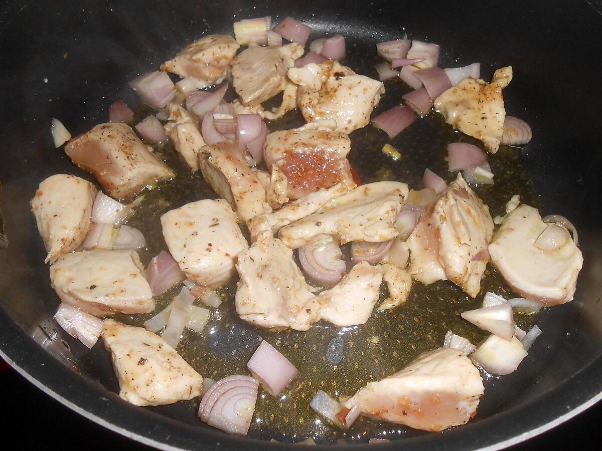 recette POELEE DE POULET POMMES DE TERRE OIGNONS